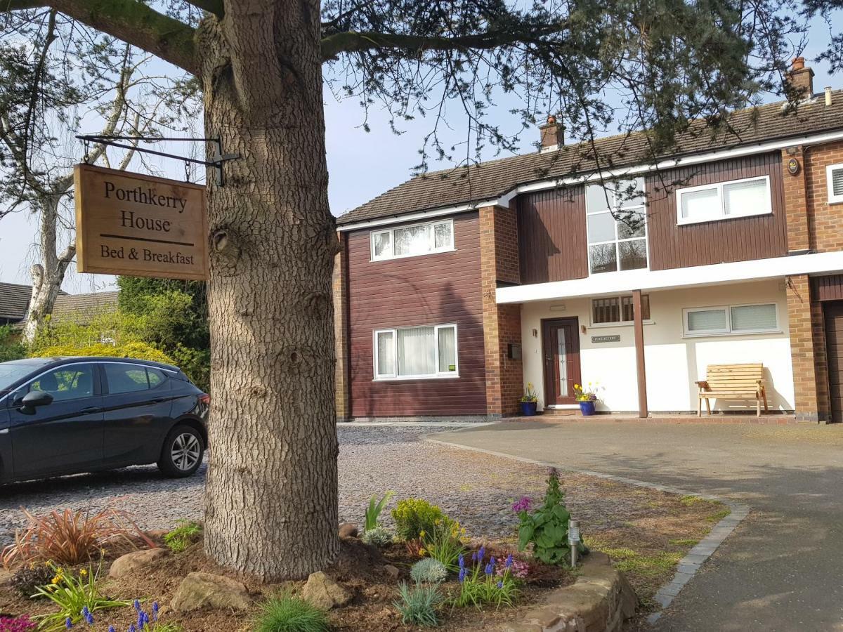 Porthkerry House Bed And Breakfast Little Budworth Exterior photo